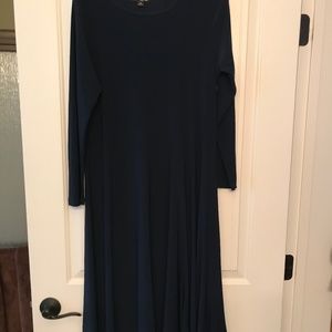 Sun Kim size M navy, long flowing dress